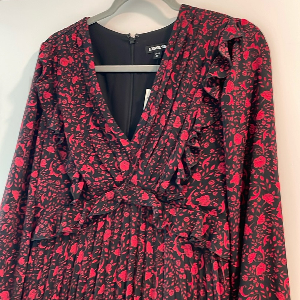 Rose Print Express Long Sleeved Dress 🌹